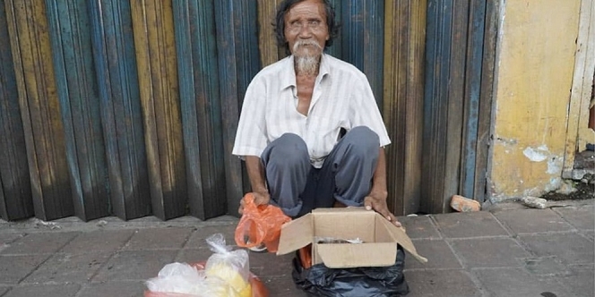 Hidup Sebatang Kara di Usia Senja, Kakek Penjual Tahu Ini Hanya Berpenghasilan Lima Ribu Sehari