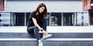 Tebak Kepribadian Lewat Sepatu Favorit, Kamu Tim Sneakers atau High Heels nih?