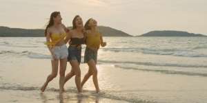 Walau Masalah Menghadang, Namun 5 Zodiak Ini Masih Bersikap Santai seperti di Pantai