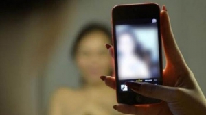 Kenalan di Medsos, Seorang Pria Ancam Sebarkan Foto Bugil dan Minta 42 Juta ke Mamah Muda
