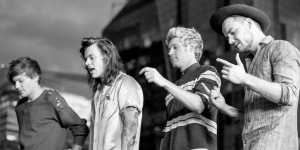 Lirik Lagu One Direction - Little Things