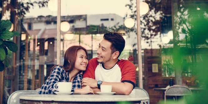 Bertemu dengan Pasangan Dua Minggu Sekali, Justru Bikin Hubungan Jadi Lebih Romantis lho