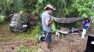 Dikucilkan Karena ODP, Satu Keluarga Pilih Tinggal di Mobil dan Isolasi Diri di Tengah Hutan 