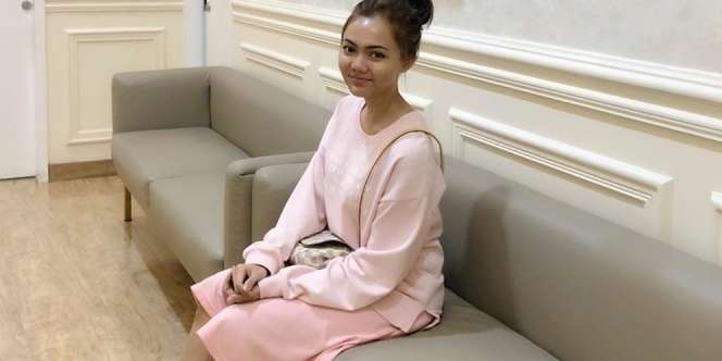 Rina Nose Beri Tanggapan Menohok Warganet, Saat Dirinya Ditegur Main bareng Anjing