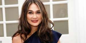 Pakai Kalung Anti Virus, Luna Maya Dikatain Bodoh sama Deddy Corbuzier!