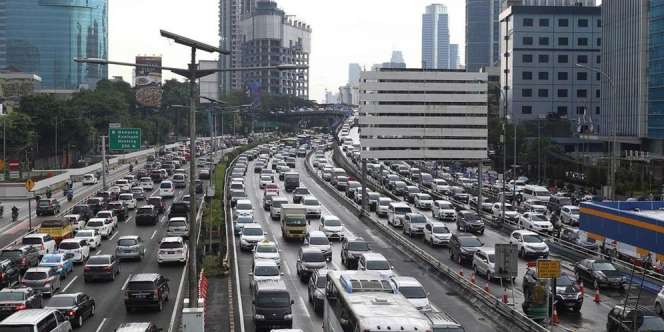 Larangan Mudik Sudah Berlaku! Baru Beberapa Jam, Ribuan Kendaraan Putar Balik dari Pintu Tol