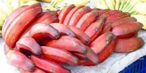 Pisang Merah ini Punya Rasa Mirip Raspberry lho, Udah Pernah Nyobain?