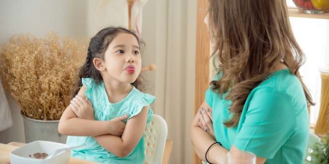 Anak Suka Menyalahkan Orang Lain? Jangan Langsung Marah, Cari Tahu Penyebabnya Moms