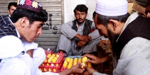 Merayakan Ramadan, Negara Ini Punya Tradisi Perang Telur Rebus
