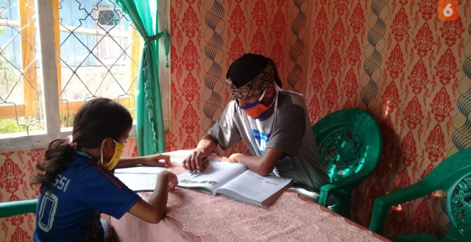 Perjuangan Pak Eki saat Pandemi, Tetap Mengajar Murid dari Rumah ke Rumah Meski Belum Digaji 4 Bulan