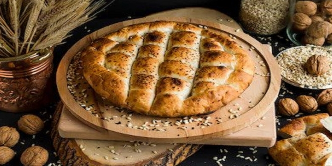 Ramazan Pide, Roti Gepeng Turki yang Cuma Ditemui Pas Bulan Puasa, Belinya Kudu Antre!
