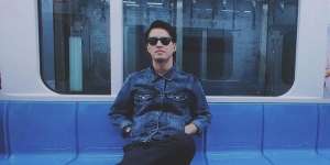 7 Potret Morgan Oey Jalani Quaratine Life, Posenya Bikin Warganet Salah Fokus!