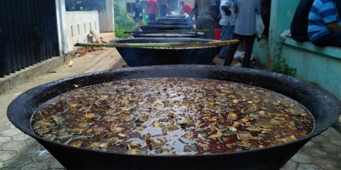 Kuah Beulangong, Kuliner Kaya Rempah Khas Aceh yang Hanya Dimasak Oleh Para Pria