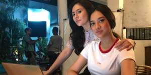 Wulan Guritno Unggah Foto Bareng Anya Geraldine, Netizen: Cantik Banget Dua-duanya