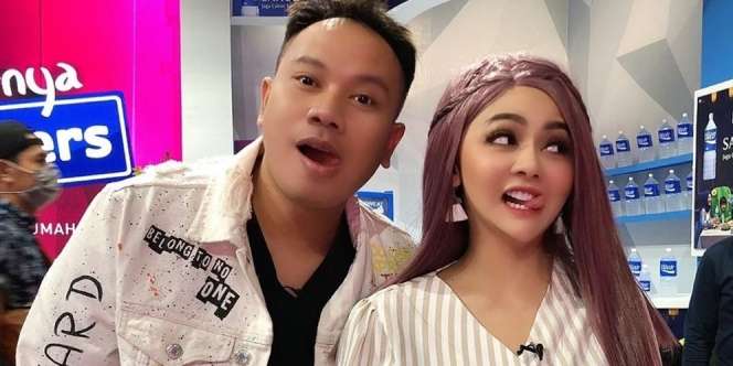 Vicky Prasetyo Mengaku Sudah Menyiapkan Tanggal Cantik untuk Menikahi Jenita Janet