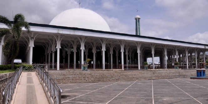Mengenal Masjid Agung Al-Falah, Masjid 1.000 Tiang yang Sudah Berusia Setengah Abad