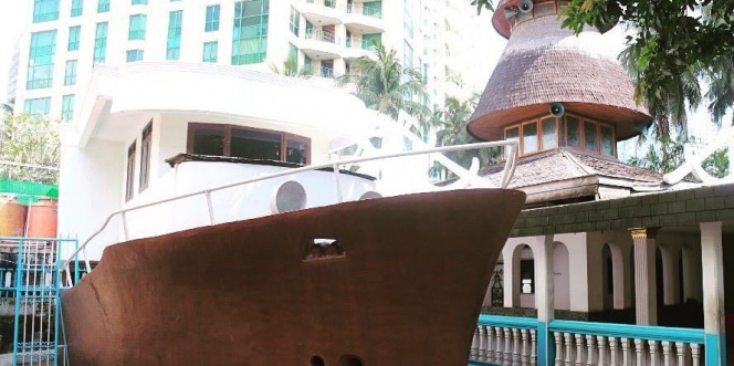 5 Masjid dengan Arsitektur Unik di Indonesia, Ada yang Bentuknya Kayak Kapal!