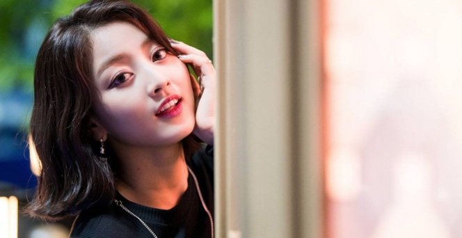 Punya Kulit yang Semulus Jalan Tol, Inilah Skincare Routine Jihyo Twice Agar Wajahnya Tetap Flawless