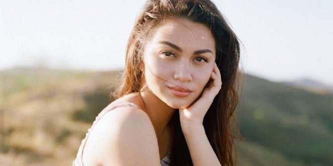 Dibilang Mirip Kylie Jenner, 10 Seleb Indonesia Ini Punya Bibir Bervolume yang Gak Kalah Menawan