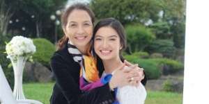 Raline Shah Unggah Foto Masa Kecil Bersama Ibu, Netizen Malah Salfok Mirip Anak Artis