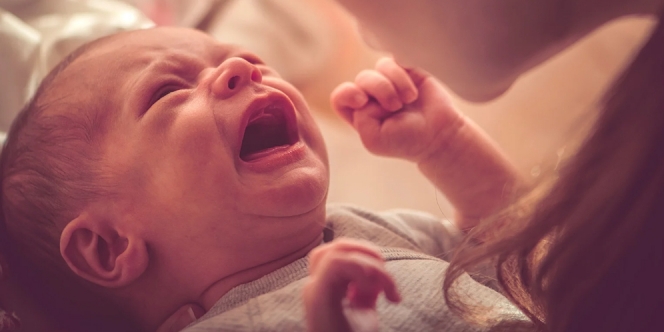 Kenapa ya Bayi yang Baru Lahir Kalau Nangis Gak Ada Air Matanya? 