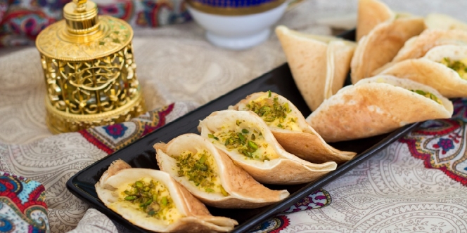 Mengenal Qatayef, Makanan Penutup Khas Arab yang Selalu Disajikan Saat Ramadan