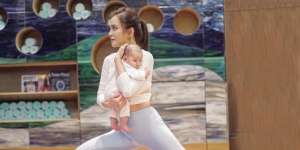 Mama Muda Hits! Begini 7 Potret Shandy Aulia Workout Bareng Baby Claire, Ikutan Sehat Nih