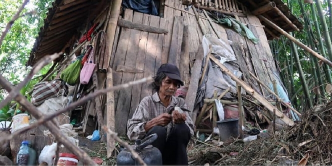Kisah Memilukan, Seorang Kakek Hidup Sebatang Kara di Kandang yang Hampir Rubuh dan Sering Tak Makan