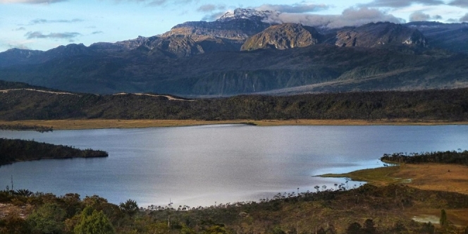 Menikmati Keindahan Habema Lake, Danau Tertinggi di Indonesia yang Ada di Bumi Papua