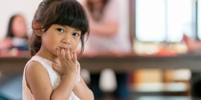 Anak Introvert Jangan Dibilang Pemalu! Ikuti 5 Tips Ini Untuk Hadapi Mereka