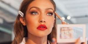 8 Makeup Gigi Hadid yang Tetap Digunakan Selama Masa Kehamilan