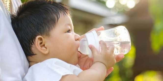 Jangan Asal, Minum Madu Justru Bisa Bikin Bayi Keracunan lho!