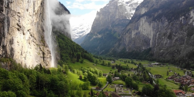Indahnya Lauterbrunnen, Desa yang Dikepung 72 Air Terjun