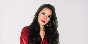 Raisa Ketahuan Ngedit Fotonya Berlebihan, Sampai Telinganya Ikutan Hitam!