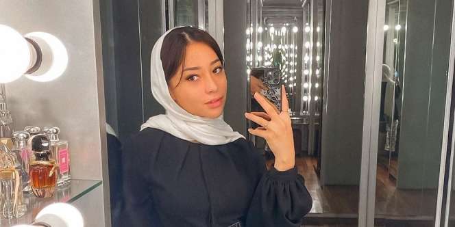 Bikin Hati Adem, Nikita Willy Bacakan Satu Surat Al-Quran dengan Begitu Lembutnya