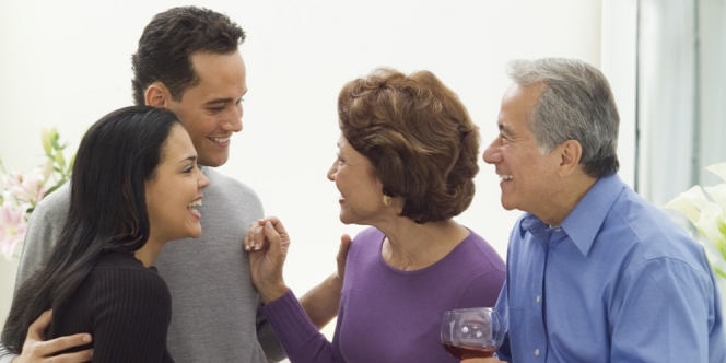 Hubungan Terganjal Restu, Gimana sih Cara Meyakinkan Orang Tua dengan Pilihan Kita?
