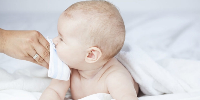 Penyebab Hidung Tersumbat Sebelah pada Bayi Ternyata karena Ini loh, Moms!