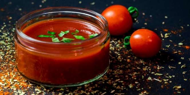 Biasa Dijadikan Bumbu Masakan, Ternyata Saus Tomat Dulu Adalah Obat Sakit Perut