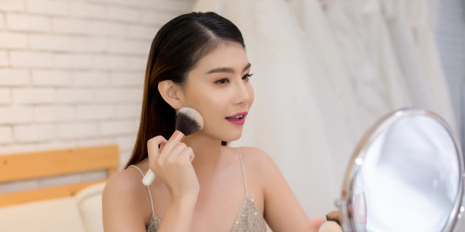 Sambut New Normal, Berikut 6 Tips Makeup yang Perlu Diperhatikan