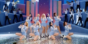 Lirik Lagu Fanfare - Twice