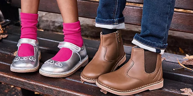 Bentuk Sepatu Bisa Mempengaruhi Cara Berjalan Anak, Jangan Asal Beli Moms!
