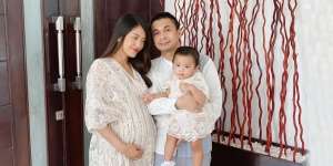 Sebut Dirinya Penyendiri dan Gak Punya Teman, Raditya Dika Merasa Resah Punya Istri dan Anak
