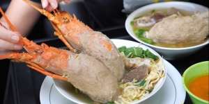 Ngiler, Bakso Lobster Murah Meriah yang Bikin Ketagihan! Udah Cobain?