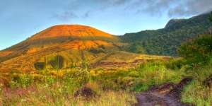 Pendaki Hilang di Gunung Guntur Ditemukan Selamat Tanpa Pakai Baju