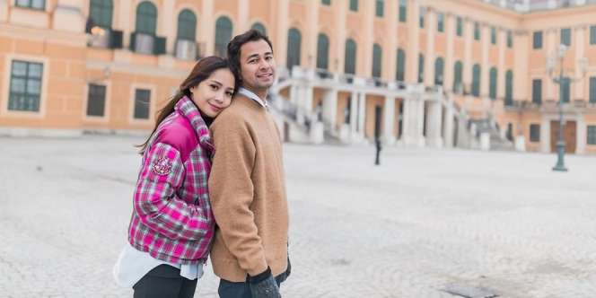 Usil Banget, Raffi Ahmad Tega Posting Foto Nagita Slavina yang Lagi Ketiduran!