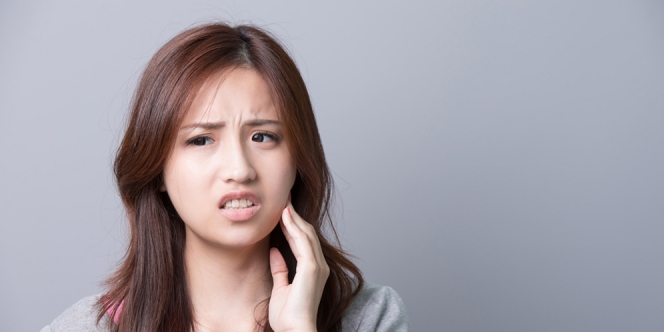 6 Penyebab Gusi Bengkak dan Bernanah pada Gigi Berlubang dan Cara Mengatasinya