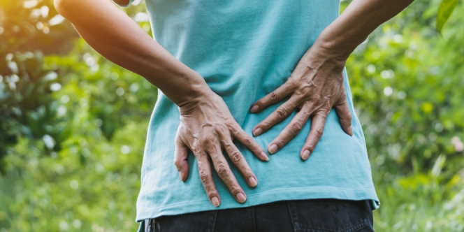 14 Penyebab Sakit Pinggang Kanan, Kiri dan Belakang Tengah pada Wanita