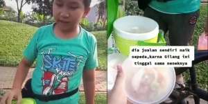 Kisah Inspiratif Seorang Anak, Jualan Sendiri di Usia yang Masih Sangat Muda untuk Bantu Neneknya