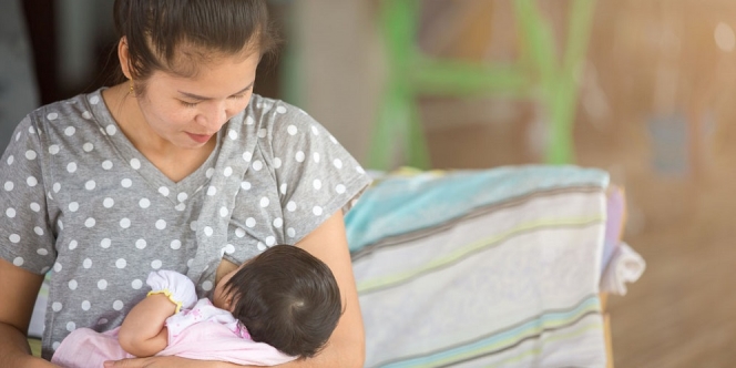 Yuk Simak, 5 Tips Menyusui Bayi Ketika Sedang Pilek!
