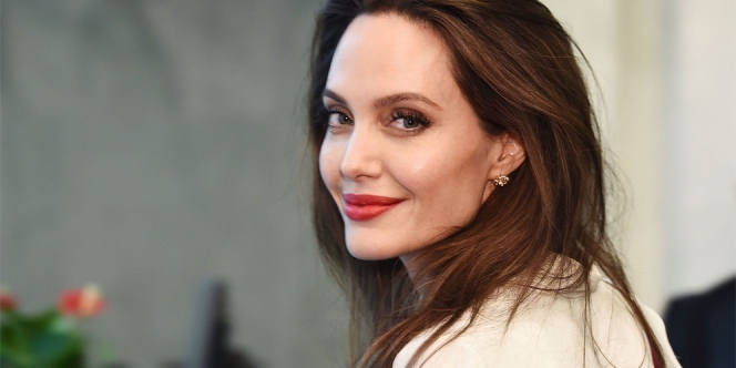 Usia Tak Lagi Muda, Intip Ritual Angelina Jolie saat Rawat Kecantikan